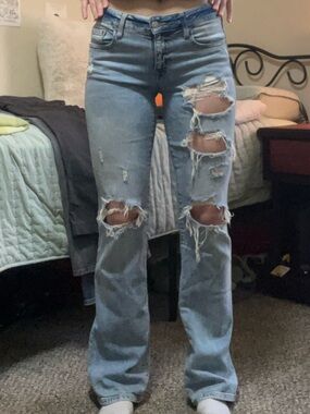 Aeropostale Light Blue Women’s Skinny Ripped Jeans